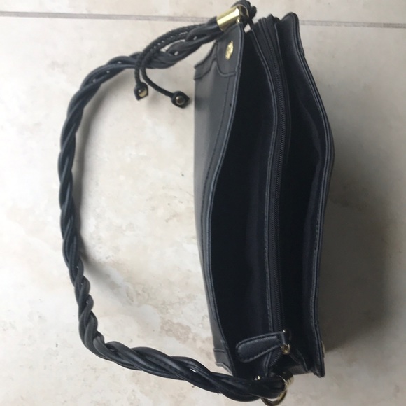 Relic - Picture 2 of 4